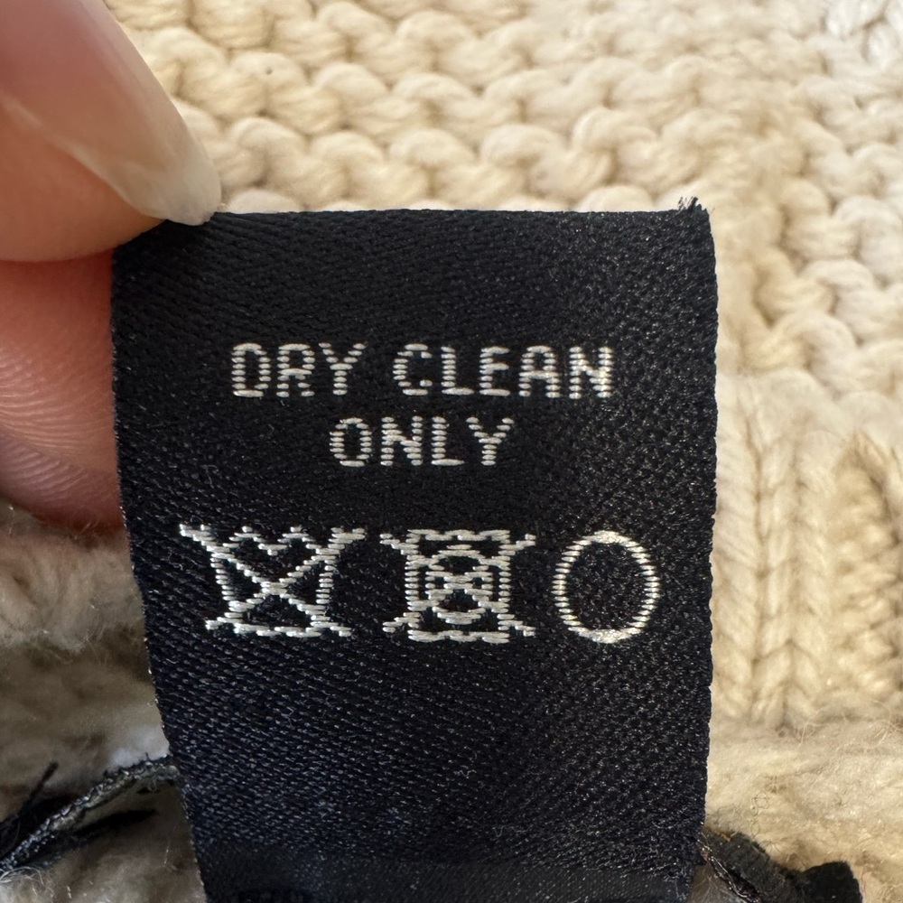 Vintage BCBGMaxAzria Women’s Cream Cardigan Sz M - Picture 8 of 8